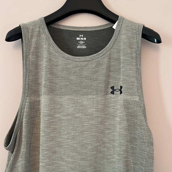 Top - Picture 2 of 8